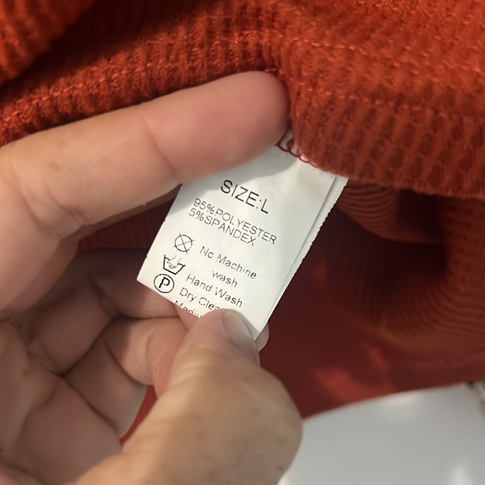 Boutique Top - Picture 3 of 4